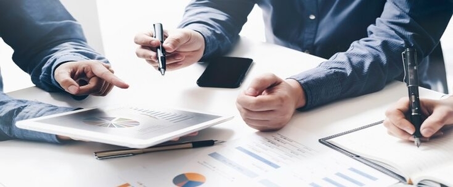 Deferida Produção Antecipada de Prova para permitir a aplicador de Corretora de Investimentos ouvir em juízo o Consultor Técnico e demais testemunhas, com fito de verificar se o direito material a informação sobre o risco da modalidade de aplicação sugeri